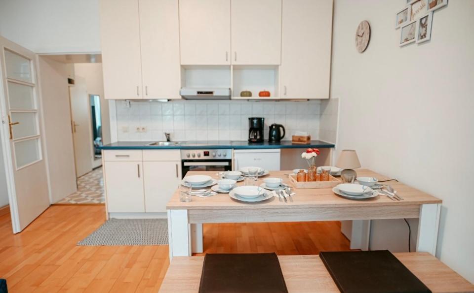 Raimond Apartment Top 27 Wina Bagian luar foto