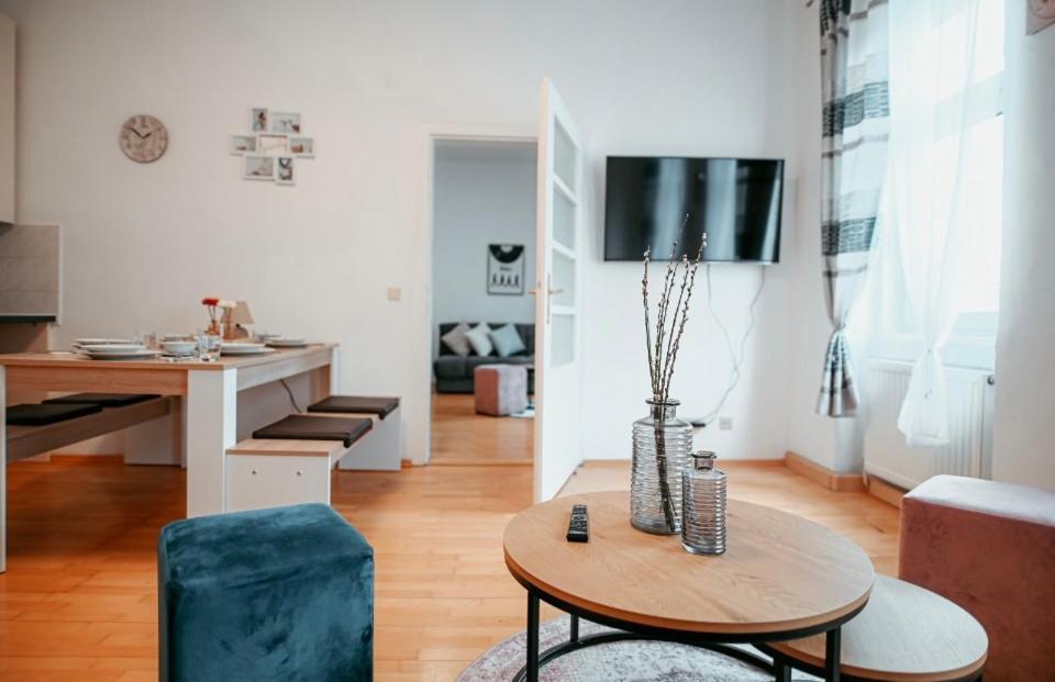 Raimond Apartment Top 27 Wina Bagian luar foto