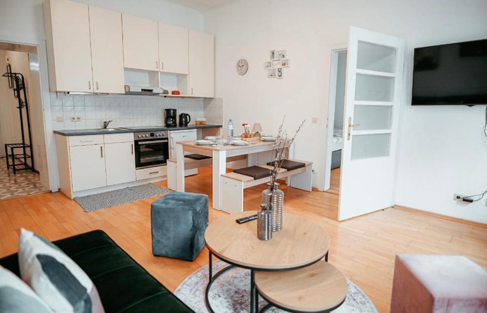Raimond Apartment Top 27 Wina Bagian luar foto